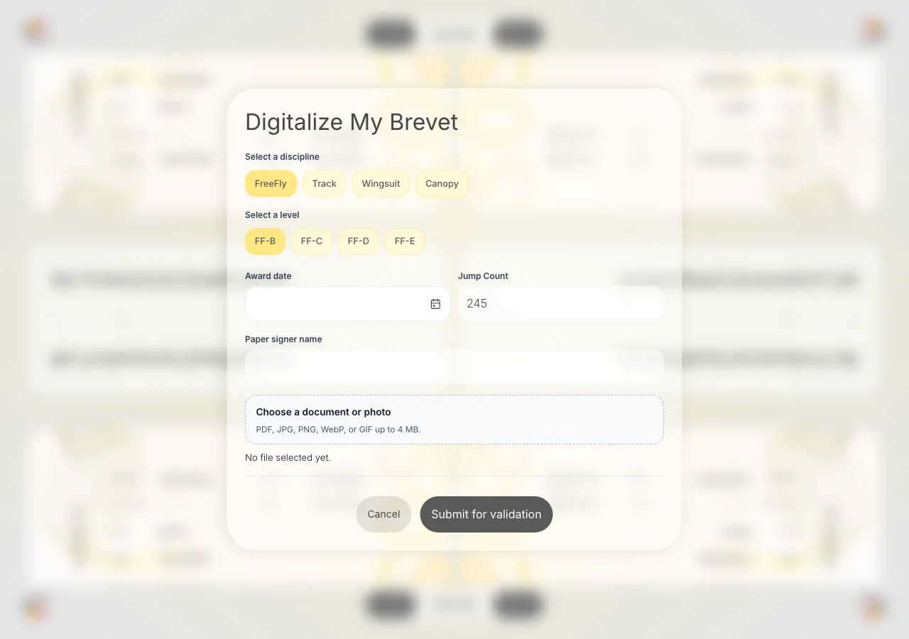 Het digitaliseringsformulier voor een papieren brevet met ledenrechten. — Kies de discipline en het niveau. Vul voor een canopycursus ook de school en het cursusniveau in.